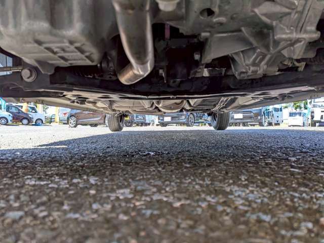 下廻りの写真です☆大きなサビ等なく状態良好です♪下廻りがキレイなのも大きなポイントですね☆♪お問い合わせはお気軽に022-288-4190☆