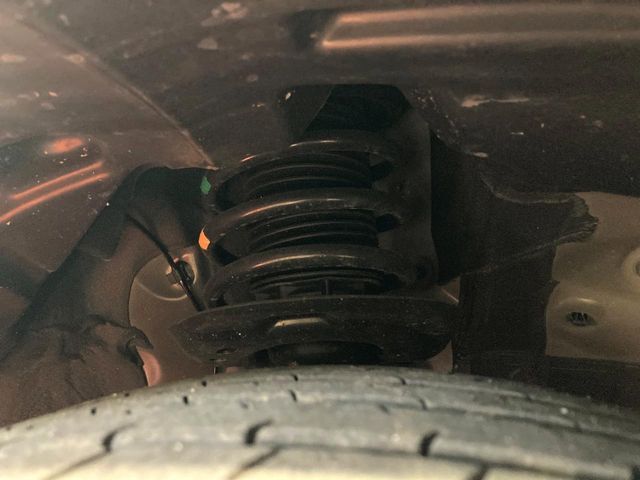 お車を安心してお乗りいただく為には、足回りの定期点検が欠かせません。サービスサポート（有償保証）では無料点検もご提供しており、安心のカーライフをお過ごしいただけるサポート体制が整っています。