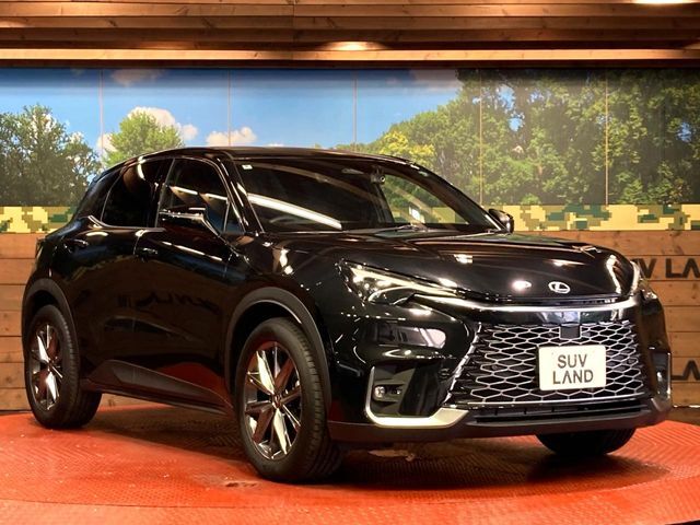 大好評のボディコーティング「弾スプラッシュコート」もご納車までに施工可能。通常のガラスコートと異なる、耐久年数6年の無機質ガラスコーティングが、ボディをキレイな状態に保ってくれます。