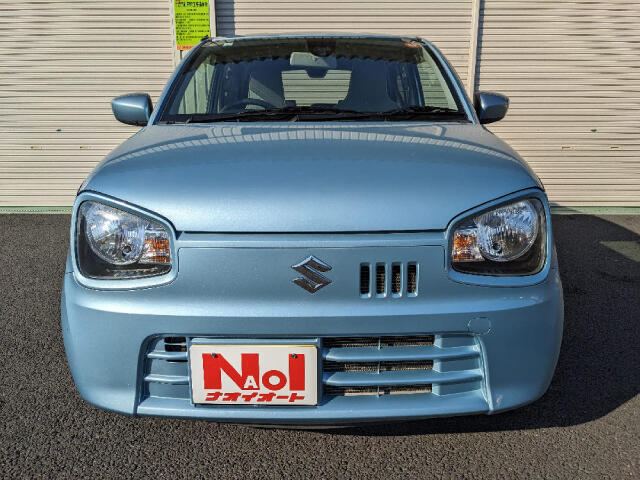 【当店のこだわり】入庫後のお車は選任スタッフによる細部清掃を実施しております。足回り、エンジンルーム、室内、室外を隅々まで綺麗にしております。展示車はピカピカです。全国配送も可能ですのでご相談下さい！