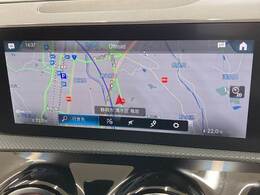 【純正ナビ】一体感のあるナビは、高級感ある車内を演出してくれます。Bluetooth再生などオーディオ機能も充実しておりますので、運転もより楽しめます♪