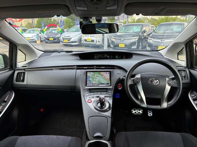 ☆プリウスG，sグレードはSツーリングをベースにした特別仕様車。G，s専用デザインの見た目や、内装、足回り、マフラーなど、ベースとはほとんど違うスポーツチューニングが特徴☆