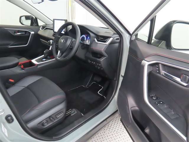 【禁煙車の定義】当店の定義・・・☆タバコ臭くない事☆コゲがない事☆灰皿等の喫煙器具が未使用の事　以上3項目をクリアした場合【禁煙車】と表示します。（現状を表しています。過去の事は、断定できません。）