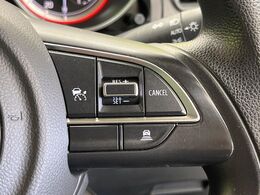 【アダプティブクルーズコントロール】高速道路での長距離走行が楽に！！自動で速度を保つクルーズコントロールが、衝突軽減システムと連携し、前方の車両を感知して車間を保つように速度調節してくれます！！