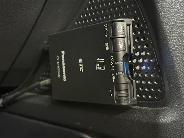【ETC】ETCが装着されています。有料道路の乗り降り時に停車することなくスマートに乗り入れが可能になったり、割引を受けることができる嬉しい装備です。