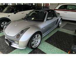 弊社は、茨城県で輸入車の板金修理及びカスタムを中心としてきた会社になります。