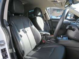 ◆上質なシートは程よいホールド感で座り心地も良く、人間工学に基づき形成した形状が長時間のドライブ疲労も軽減します◆