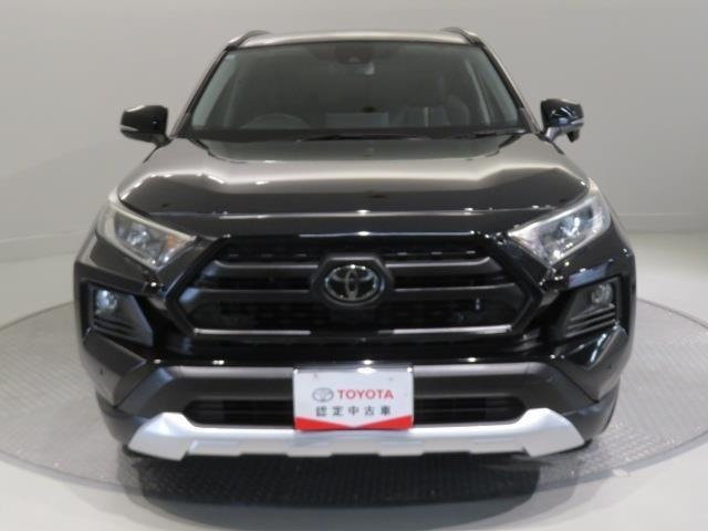 「フロントマスク」です。車の印象を決めるのは【顔】。この車の顔つきは、きっとあなたにピッタリ！？