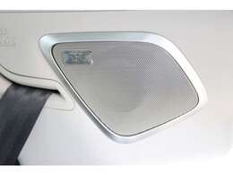 メーカーオプションのマークレビンソンが装備されておりますので、音響もさらに良く楽しんでドライブが出来ますね！