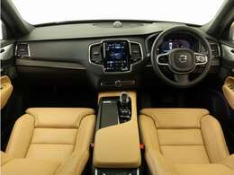 ボルボのフラッグシップモデル、プレミアム・7シーターSUV XC90。Googleを搭載し、ラグジュアリーを極めたSUVで、至福の時をお過ごしください。
