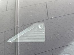 【i-ACTIVESENSE】走行中に前方の車両等を認識し、衝突しそうな時は警報とブレーキで衝突回避と被害軽減をアシスト。より安全にドライブをお楽しみいただけます。