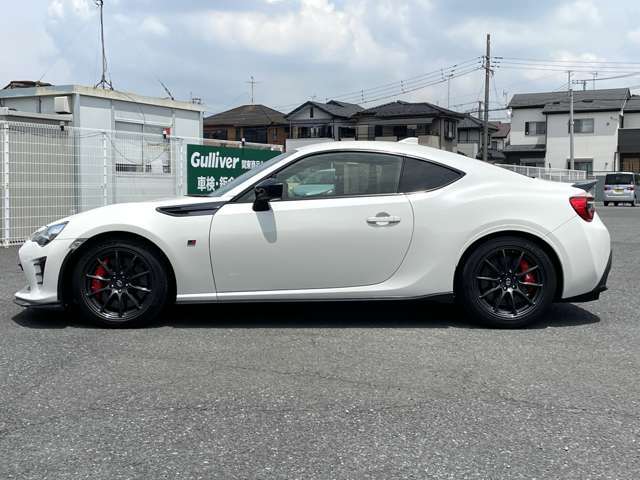 【コンディションチェック】スポーツカー選びをするうえでもっとも大事にしたいコンディションチェック。GTガレージでは併設工場にて全車事前コンディションチェックを実施。診断結果をもとにご案内いたします。