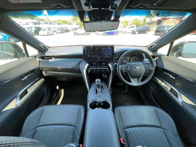 こちらインパネ全体の写真になります。納車はおおむね2週間程度（必要書類の状況により）で行っております。人気の車両になりますので、お早目のご検討をおすすめします。当店自慢の一台です！
