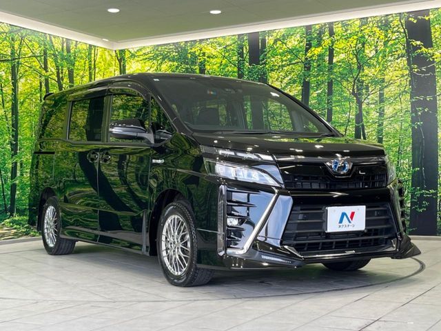 大好評のボディコーティング「弾スプラッシュコート」もご納車までに施工可能。通常のガラスコートと異なる、耐久年数6年の無機質ガラスコーティングが、ボディをキレイな状態に保ってくれます。
