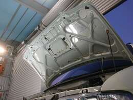 ボンネット裏もつやつやにしました