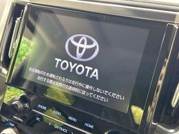 【9インチ　ディスプレイオーディオ】大画面ディスプレイへお持ちのスマートフォンと連携して、ナビやbluetoothでの音楽再生が可能です♪デザインはもちろん操作性も良好！別途ナビ機能の取付可能です♪