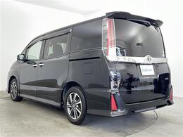 ・オートライト・オートマチックハイビーム・LEDヘッドライト・LEDフォグランプ・リアロールシェイド・シートバックテーブル・ステアリングリモコン・スマートキー・プッシュスタート