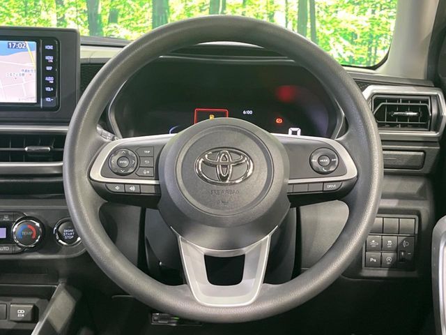 【ステアリングスイッチ】運転中、前方から目線をそらすことなく、オーディオ等の操作が可能な便利機能！安心＆快適なドライブを演出してくれます♪