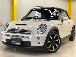 ☆AutoSportsRabbit☆MINI専門店です☆当社コレクション車両のR52クーパーSコンバーチブルサイドウォーク、6速マニュアルミッションのご紹介です。