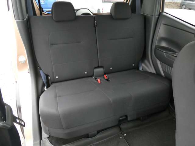 セカンドシートもゆったりです。
