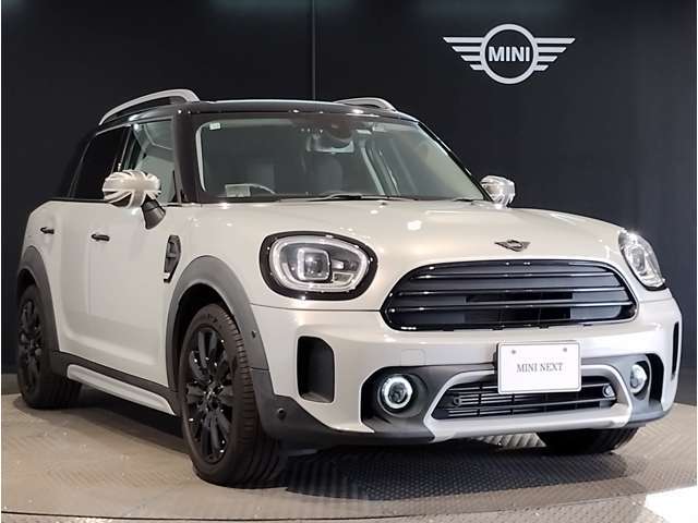 【PDCセンサー】リア・フロント・サイドに障害物を検知し、ドライバーに知らせてくれるセンサーが装備されております！！