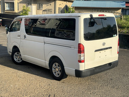 当店では、ハイエースの車両を多数掲載しております。さまざまなモデルや仕様のハイエースをご覧いただけるので、ぜひ一度ご確認してみてはいかがでしょうか。ご希望の条件に合った車両が見つかるかもしれません！
