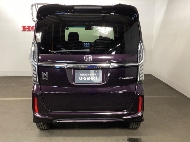 存在感あふれるリアデザイン。走り去る姿も存在感があります。