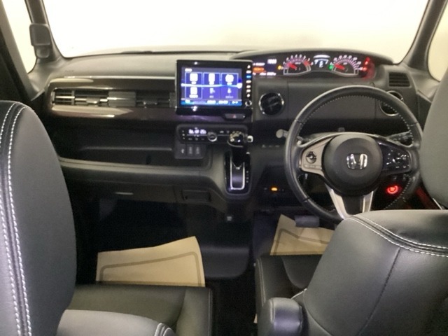 機能的なコックピット。快適な運転を楽しめます。