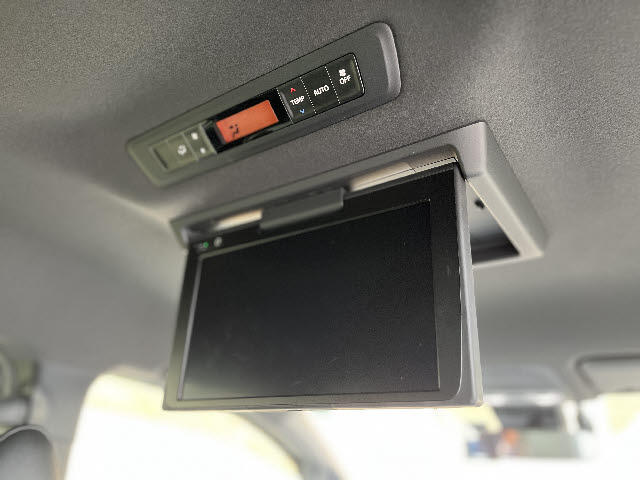 陸運局指定工場完備☆資格を持った優秀なメカニックがしっかり整備させて頂きます！車検・整備・板金等何でもご相談下さいませ♪