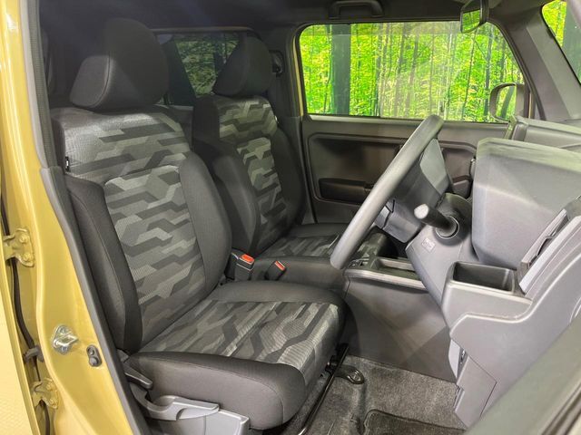 運転席シート廻りは使用感も少なく、良好な状態となっています。丁寧に使われていたことがよくわかりますね。