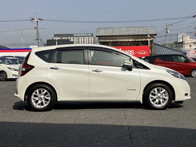 日産ワイド保証☆1年間，走行距離無制限保証付。期間内は信頼の全国日産ディーラーにて保証が受けられます。有料にて保証延長（ワイド保証プレミアム）もOK。最長プラス2年間。