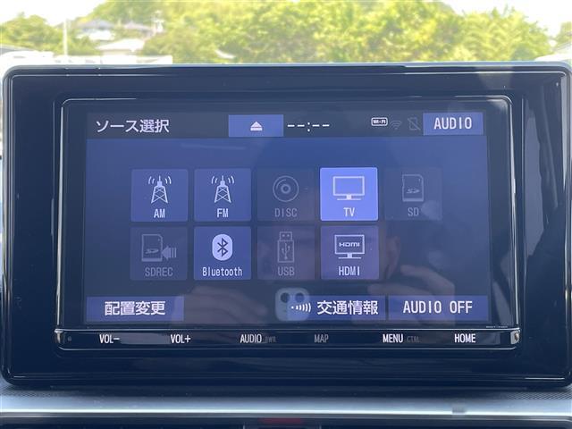 こちらオーディオ周りの写真になります。動作確認済みです。詳しい機能に関しましては装備欄を確認ください。車によっては多機能なナビなど、充実したオーディオがついている車両もあります。