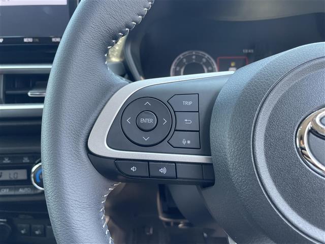 こちら運転席周りの操作部分・装備の写真になります。各部しっかり動作の確認をしておりますので、ご安心だくさい。また、第三者機関の鑑 定書もありますので、そちらも併せて、ご確認いただければ幸いです！