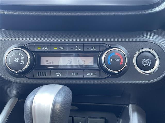こちら運転席周りの操作部分・装備の写真になります。各部しっかり動作の確認をしておりますので、ご安心だくさい。また、第三者機関の鑑 定書もありますので、そちらも併せて、ご確認いただければ幸いです！