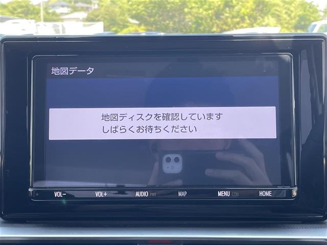 こちらオーディオ周りの写真になります。動作確認済みです。詳しい機能に関しましては装備欄を確認ください。車によっては多機能なナビなど、充実したオーディオがついている車両もあります。