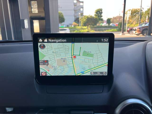 純正のナビゲーションを装備しておりますので、初めての場所も、すぐにお出かけいただけます。