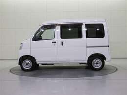 全国トヨタディーラーの中でも数少ない、トヨタ認定検査員が1台ずつ内外装をチェック。