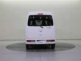 『まるごとクリーニング』ボディは「全面鉄粉除去」と「全面磨き」さらに「フッ素入りコーディング」を施工。