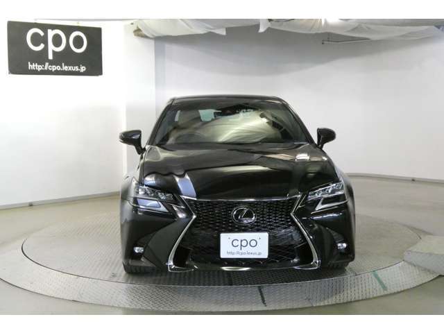 こちらのお車は、CPO（Certified Pre-Owned＝認定中古車）となります。厳しいレクサス基準をクリアした認定中古車をさします。
