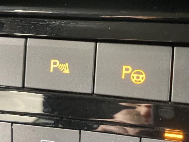 前4か所、後4か所の計8か所に障害物センサーを装備。それぞれの方向に設置されたスピーカーから警告音が聞こえてきますので、感覚的に障害物の方向や距離を感じることができます。