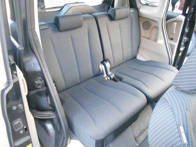 シートも破れやシミや汚れもなく大変きれいですよ♪ご連絡お待ちしております。0078-6002-040527