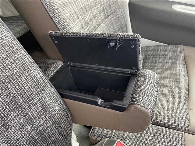 【運転席操作部】快適なドライブを楽しむための機能が装備されています！運転席から触れるので、使いやすいです！除菌プランいれていただくと、さらに清潔で安心していただけます！