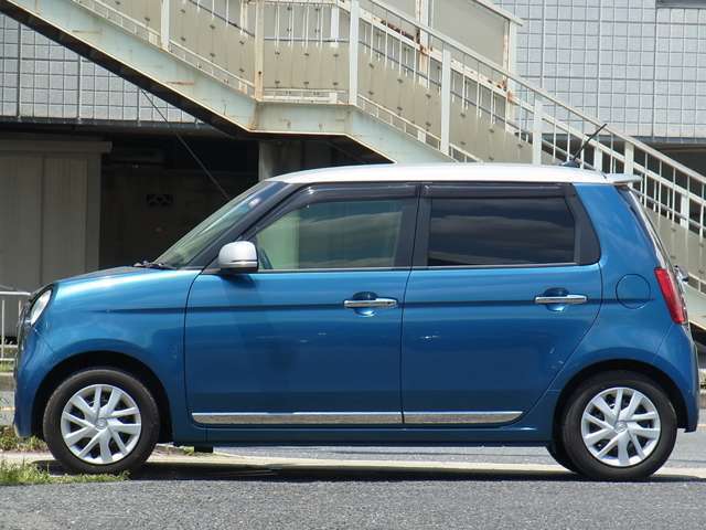 車検を受けてのお渡しです。車検代、重量税、自賠責保険料等含めたものがお支払総額です（他府県登録費、陸送費等は除く）。　車両本体価格に車検費用を含んでいないため掲載規約上「検無」という表記になります。