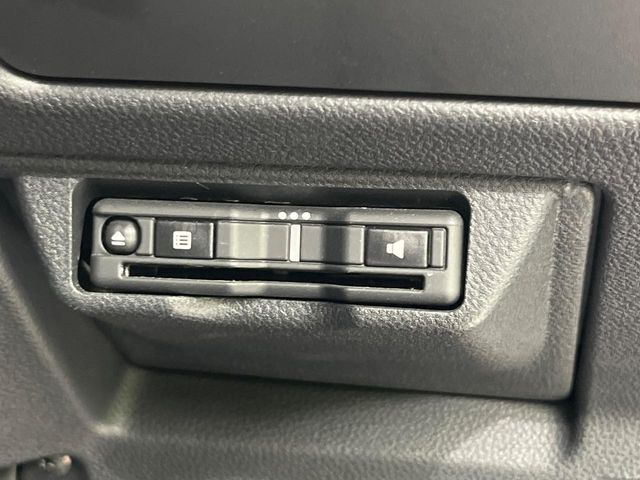 【ETC】高速道路の料金所をストレスなく通過！話題のスポットやサービスエリアに多い「スマートIC」利用時は必須のアイテムです。当店でセットアップを実施、ご納車当日からすぐにご利用いただけます！