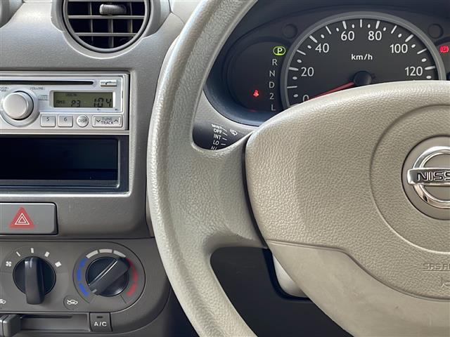 こちらはハンドルの写真です。中古車なので、若干の使用感はありますが、破損、不具合等はありません。弊社はユーザー様から買取した車両を、一台一台チェックして問題のない車両を掲載しております。ご安心ください
