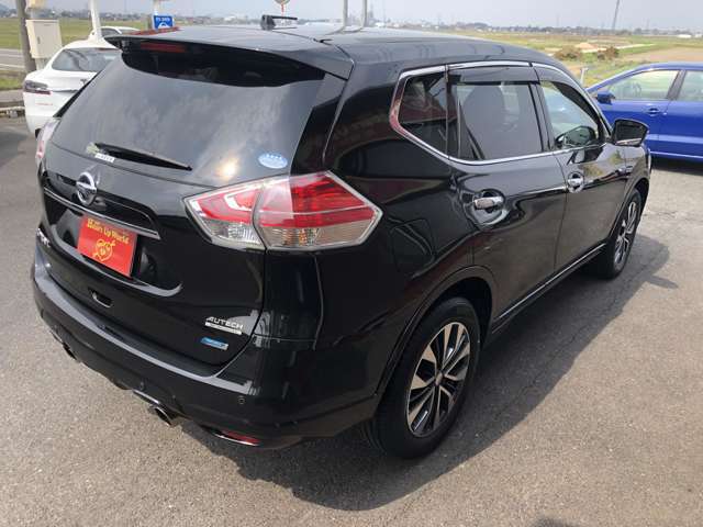 自動車修理で修理金額が高くなる原因は部品交換です。当店は出来る限り部品交換ではなく、板金・塗装で修理し、修理費用を安く抑える努力をいたします。お客様のご要望によっては中古部品のご用意も致します。