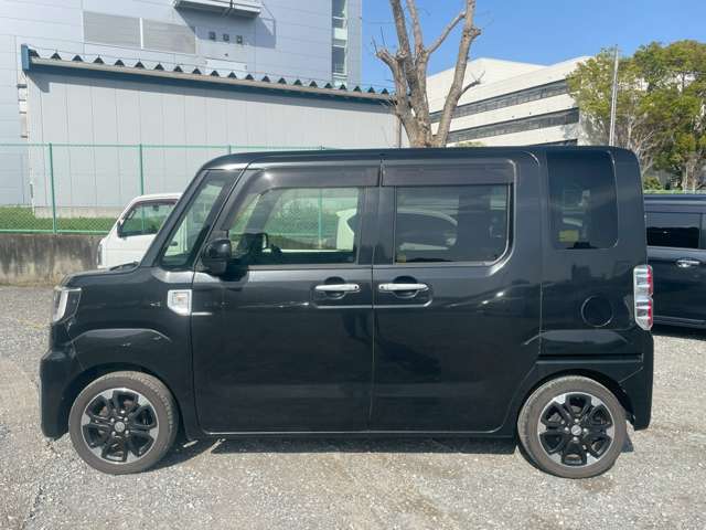 ★画像や動画を見ただけでお車の検討を進める事に抵抗がある方でも気軽に利用できるオンライン商談ならお車の検討はもちろん営業担当や店舗の様子も生中継でご覧いただけますので安心してお車をご検討頂けます。