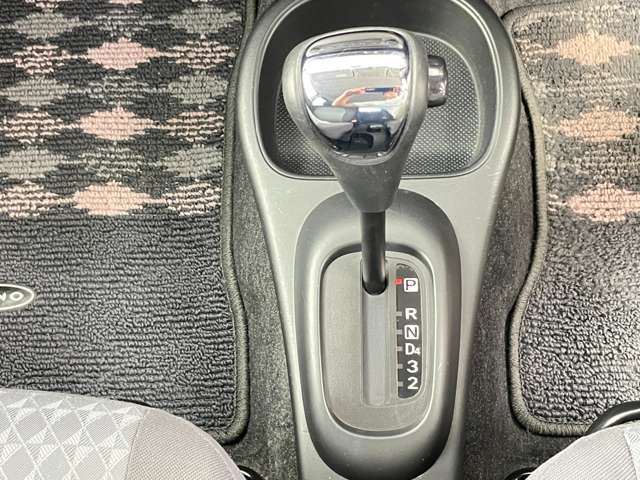 【運転席操作部】快適なドライブを楽しむための機能が装備されています！運転席から触れるので、使いやすいです！除菌プランいれていただくと、さらに清潔で安心していただけます！