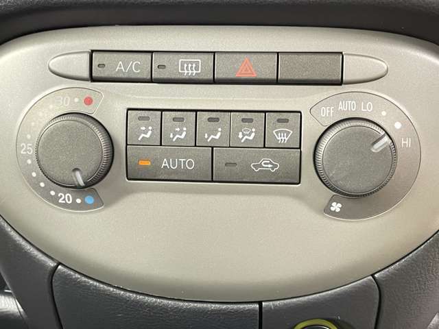 【運転席操作部】快適なドライブを楽しむための機能が装備されています！運転席から触れるので、使いやすいです！除菌プランいれていただくと、さらに清潔で安心していただけます！