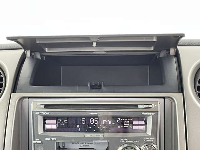 【運転席操作部】快適なドライブを楽しむための機能が装備されています！運転席から触れるので、使いやすいです！除菌プランいれていただくと、さらに清潔で安心していただけます！